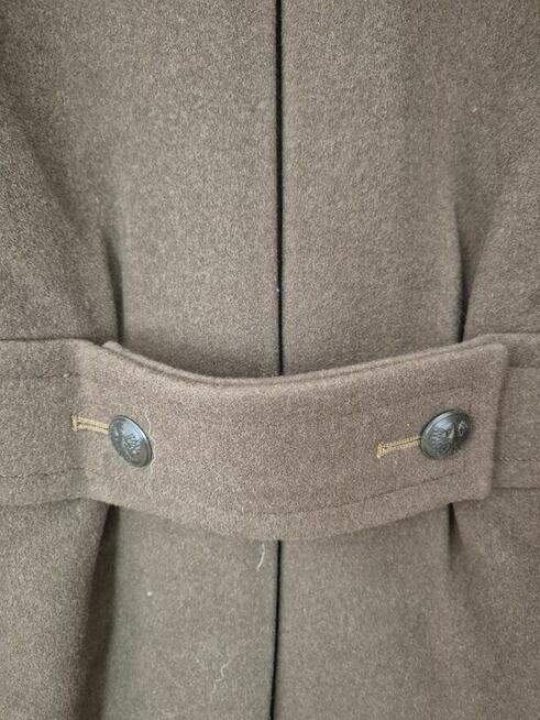 Sprzedam płaszcz zimowy wyjściowy oficera WP PRL gratis 2×