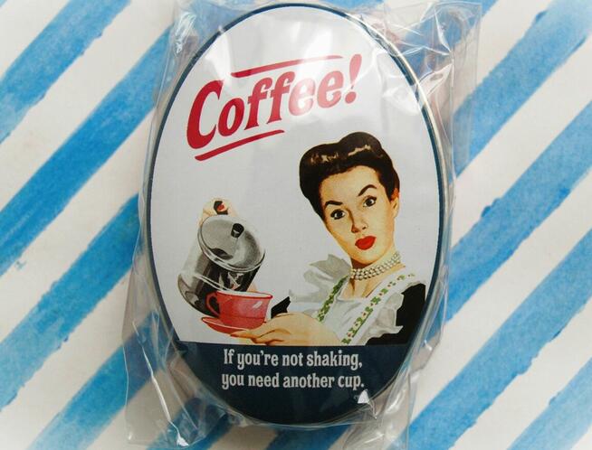 Mała, owalna puszka pin - up girl, housewife, retro, vintage