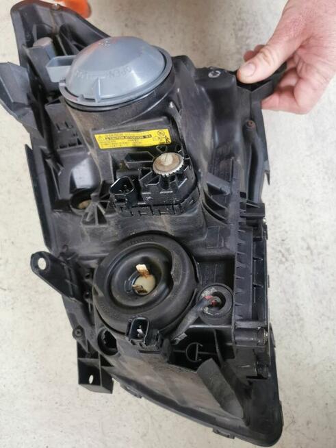 Reflektor xenon Toyota Avensis T25