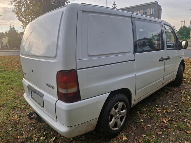 Ładny Mercedes Vito 2,3d 1996 5-osobowy