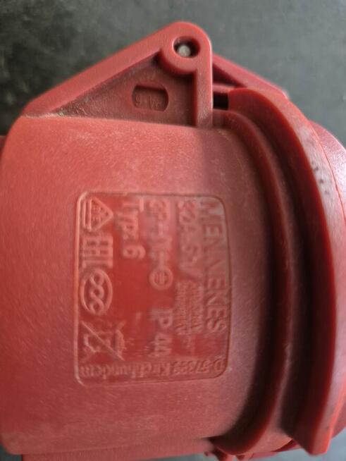 Gniazdo 32A 5P Mennekes IP44