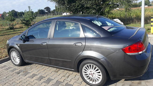 Sprzedam samochód fiat linea
