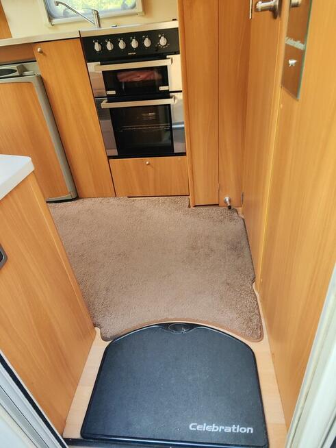 PRZYCZEPA KEMPINGOWA