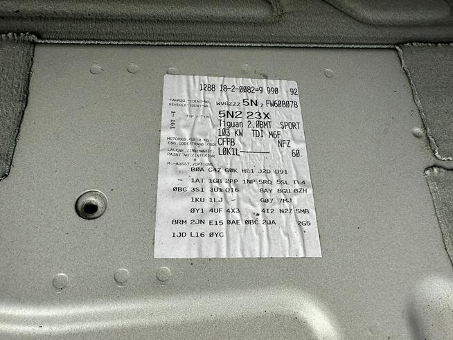 Volkswagen Tiguan Lounge, 2,0 TDI, klimatronik, parktronik, kamera, isofix, podg. fotele