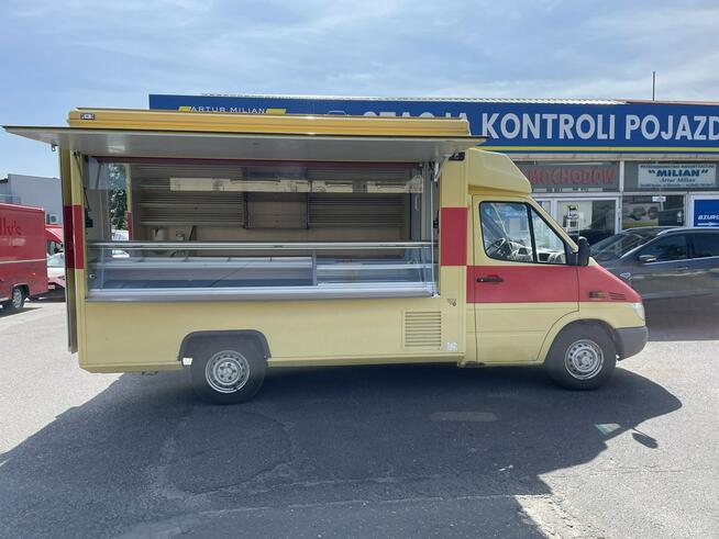 Mercedes Sprinter Autosklep piec Sklep Gastronomiczny Food Truck Foodtruck bar BORCO2006