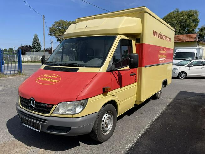 Mercedes Sprinter Autosklep piec Sklep Gastronomiczny Food Truck Foodtruck bar BORCO2006