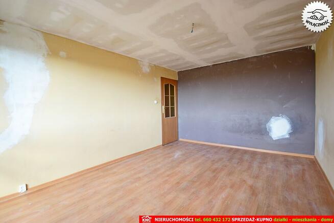 Blisko Nałęczowa, 3 pokoje z garażem i działką.