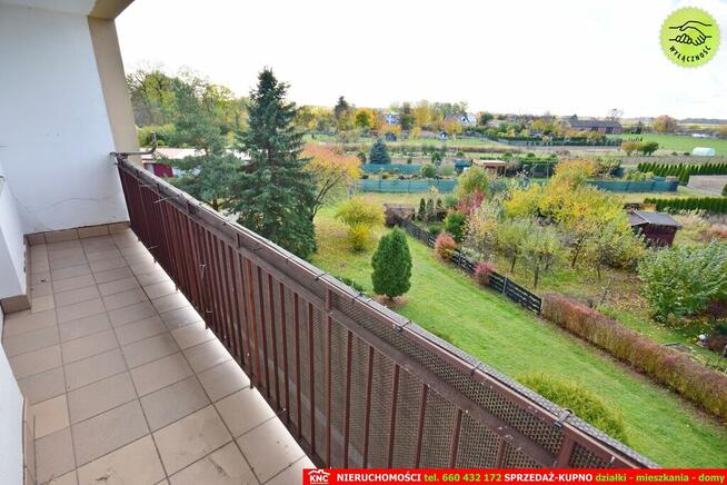 Blisko Nałęczowa, 3 pokoje z garażem i działką.