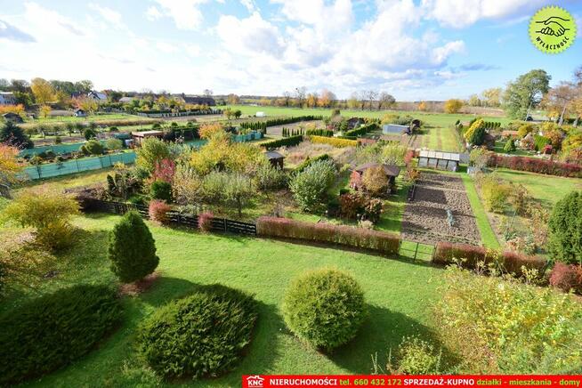 Blisko Nałęczowa, 3 pokoje z garażem i działką.