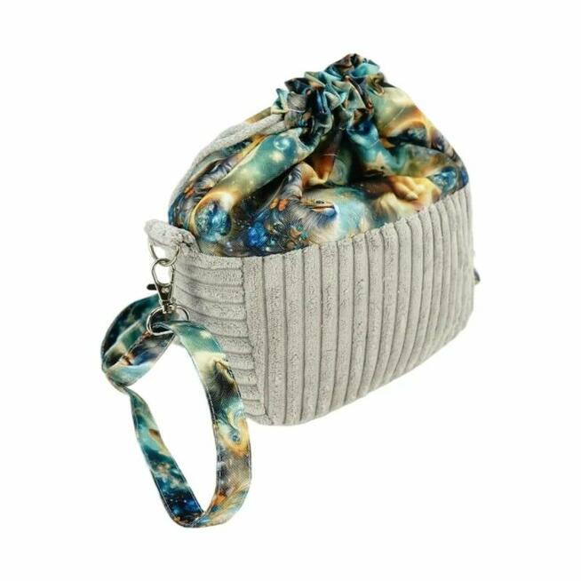 Torebka Sakiewka Sztruksowa Szara z Motywem Kosmicznych Kotów – Handmade