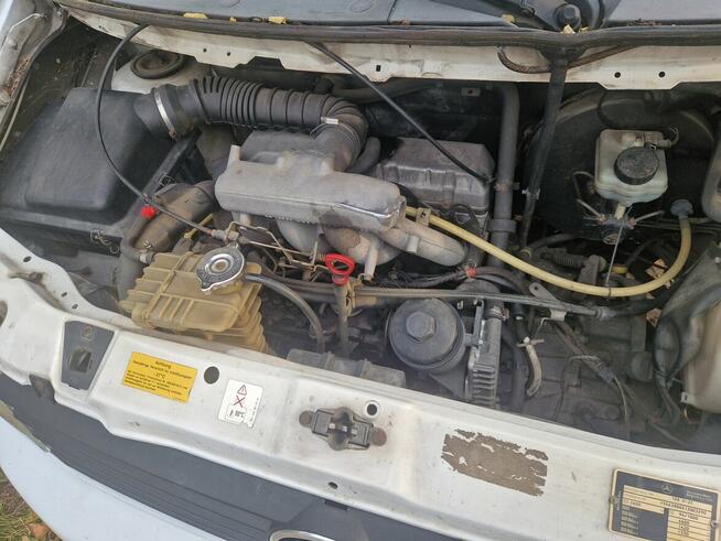 Ładny Mercedes Vito 2,3d 1996 5-osobowy