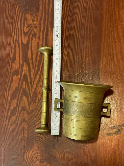 Stary moździerz mosiężny