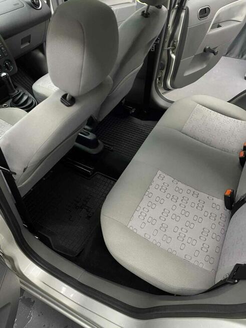 Ford Fiesta 1.4 TDCi | 2003 | 128 000 km | 68 KM | Srebrny