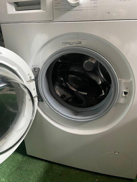 Sprzedam pralkę znanej marki Bosch Serie 2 ok 2 letnia wysta