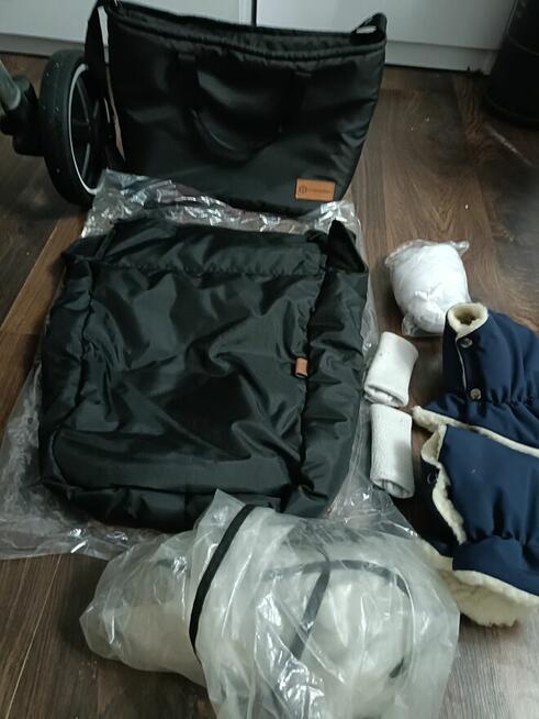 Wózek spacerowy Petite&Mars Royal