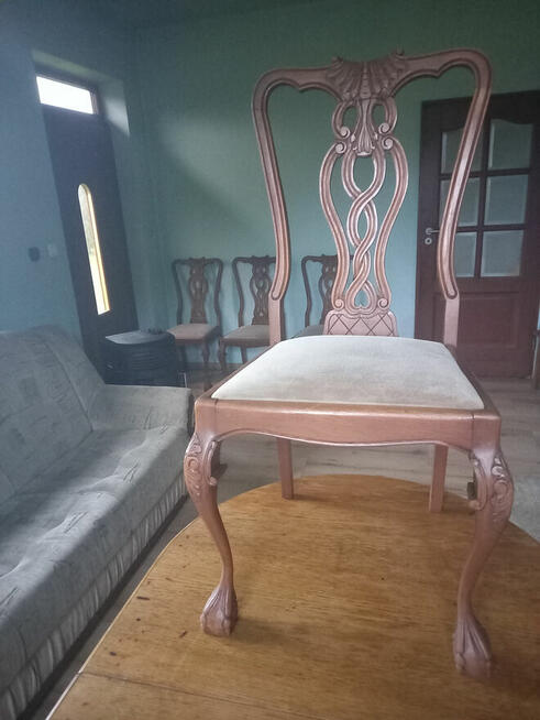 Krzesła dębowe rzeźbione stylowe że