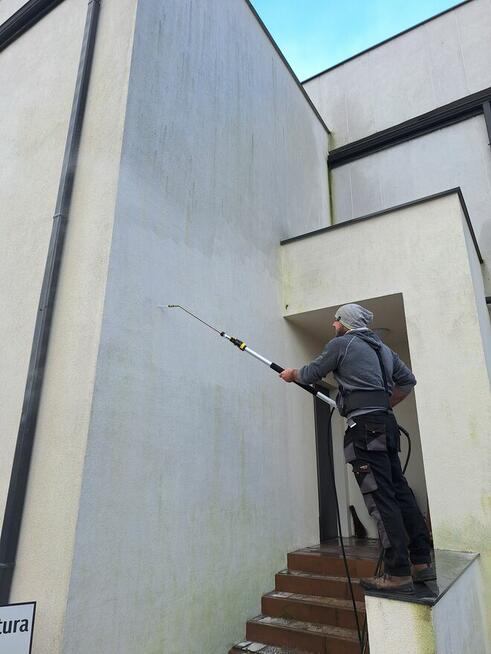 Mycie kostki, dachów, elewacji