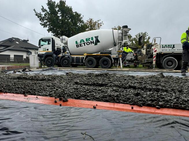 Posadzki żywiczne i betonowe – naprawa, regeneracja