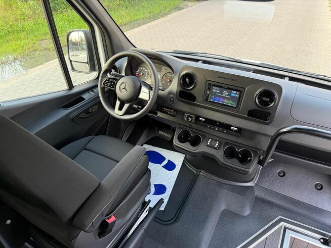 Przewozy pracownicze , przewóz osób, wynajem autobusów