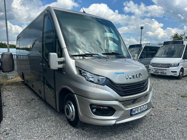 Przewozy pracownicze , przewóz osób, wynajem autobusów