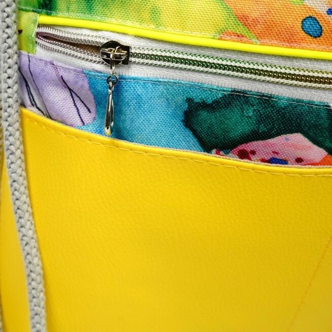 Worko-Plecak Żółty z Motywem Piórek – Handmade z Ukrytą Kieszenią na Zamek
