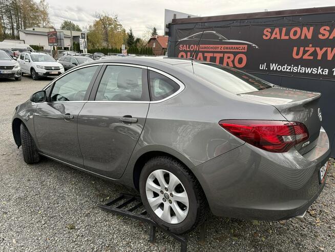 Opel Astra Salon Polska. Fabryczna instalacja Gazowa