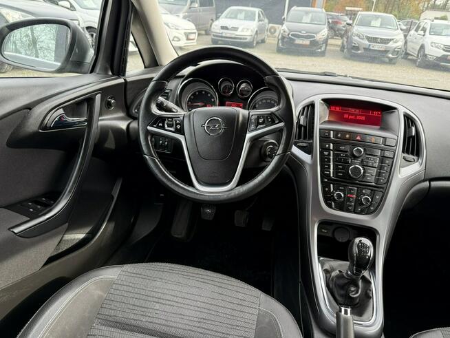 Opel Astra Salon Polska. Fabryczna instalacja Gazowa