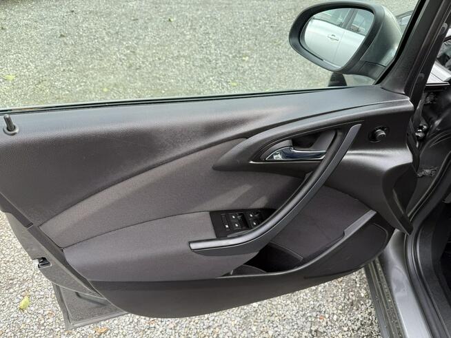 Opel Astra Salon Polska. Fabryczna instalacja Gazowa