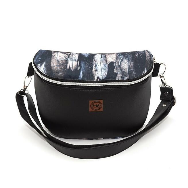 Torebka-Nerka Czarna z Motywem Szarych Piór – 3w1 Handmade