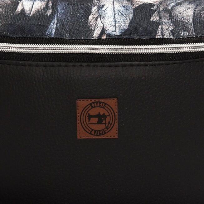 Torebka-Nerka Czarna z Motywem Szarych Piór – 3w1 Handmade