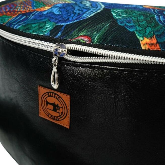 Torebka-Nerka Czarna Połysk z Motywem Pawich Piór – 3w1 Handmade