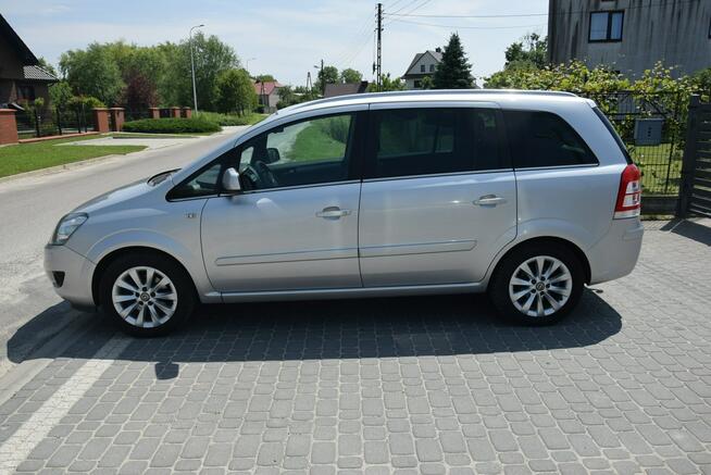 Opel Zafira 1.6B Klimatronik/ Xenon/ PDC/ 2013r/ 7 OSOBOWY Sprowadzony