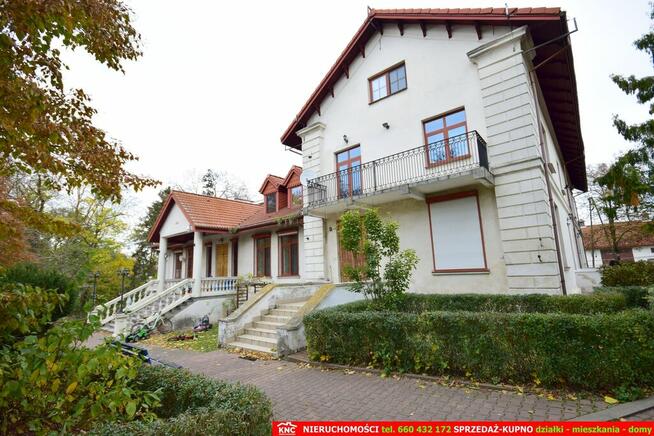 Zabytkowy Zespół Dworsko-Parkowy (XIXw. 1880 r)