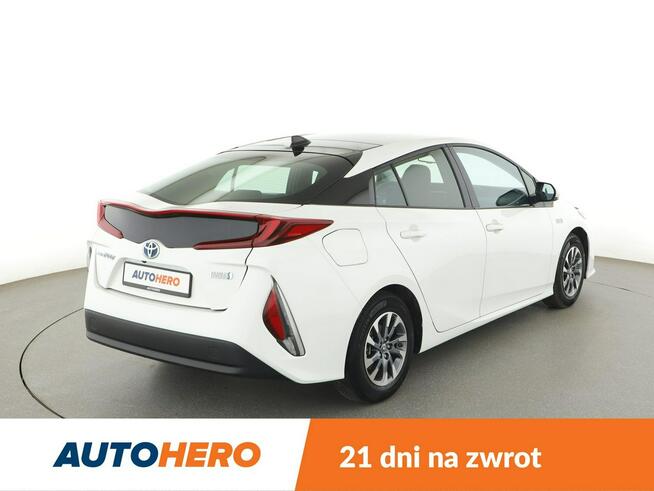 Toyota Prius PHEV full LED navi klima auto kamera cofania
