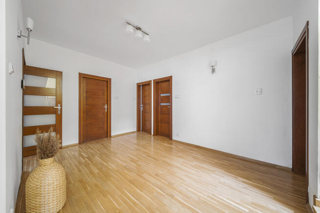 ✅ Sprawdź >>> Dom wolnostojący, 6 pokoi, 2 garaże✅