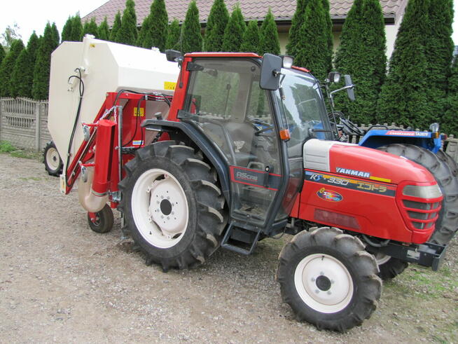 Odkurzacz liści z koszem górnym wysypem