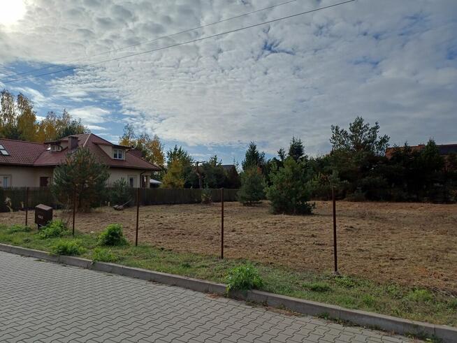 Działka 1050 m² – Rusiec – media, kostka, blisko S8