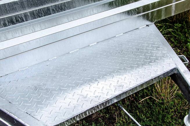 Przyczepa koparkowa do walca agregatu 3 osiowa 3500kg najazd