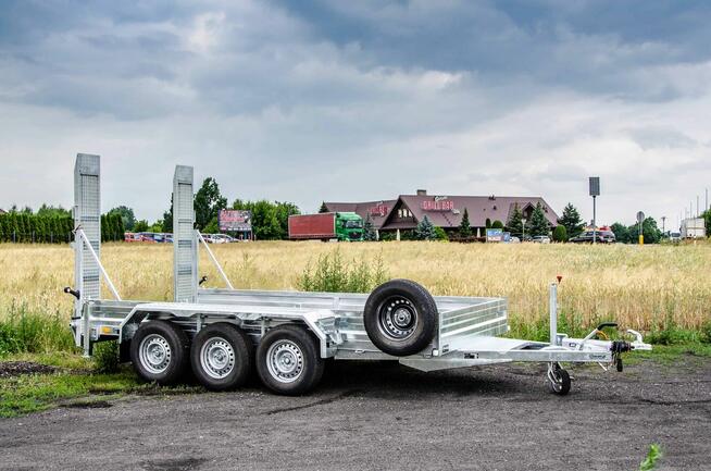Przyczepa koparkowa do walca agregatu 3 osiowa 3500kg najazd