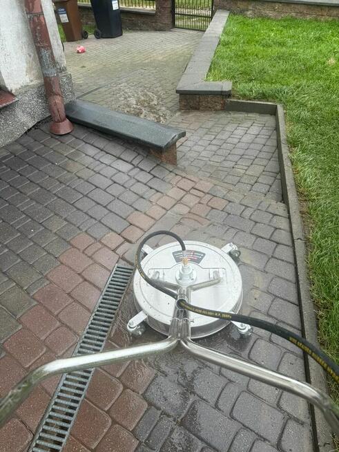 Mycie kostki, dachów, elewacji