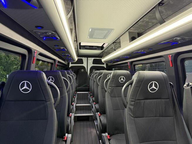 Przewozy pracownicze , przewóz osób, wynajem autobusów