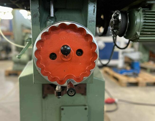 SCM - frezarka gornowrzecionowa