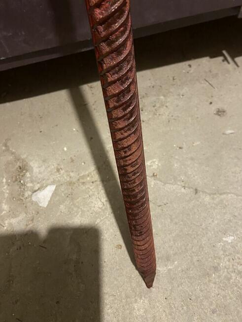 Łom długości 1 m, solidny