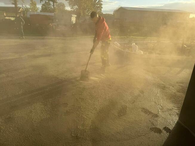 Trwała naprawa posadzek w halach, magazynach i garażach