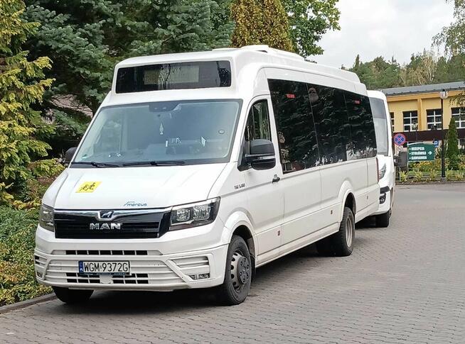 Przewozy pracownicze , przewóz osób, wynajem autobusów