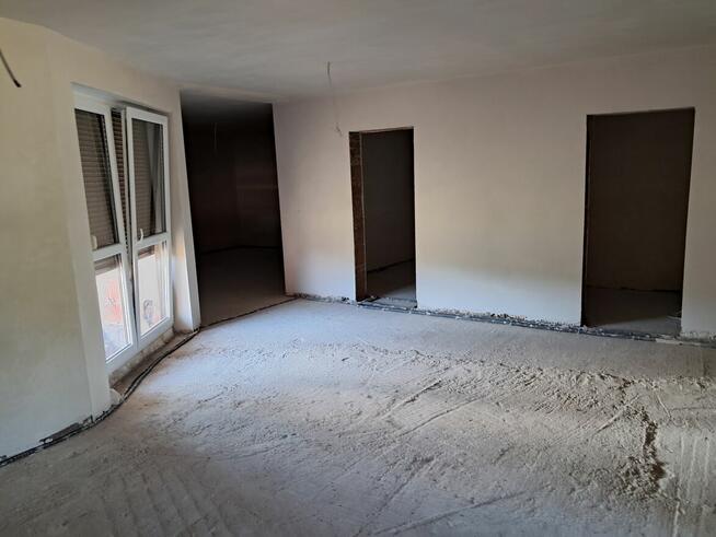 Nowy dom w zaciszu lasu