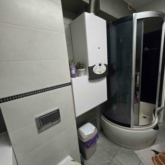 Zobacz, co kryje się za tą bramą – mieszkanie z ogródkiem w