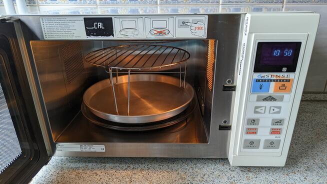 Mikrofalówka Whirlpool AVM 918/WP/WH sprawna 6 zmysł Grill