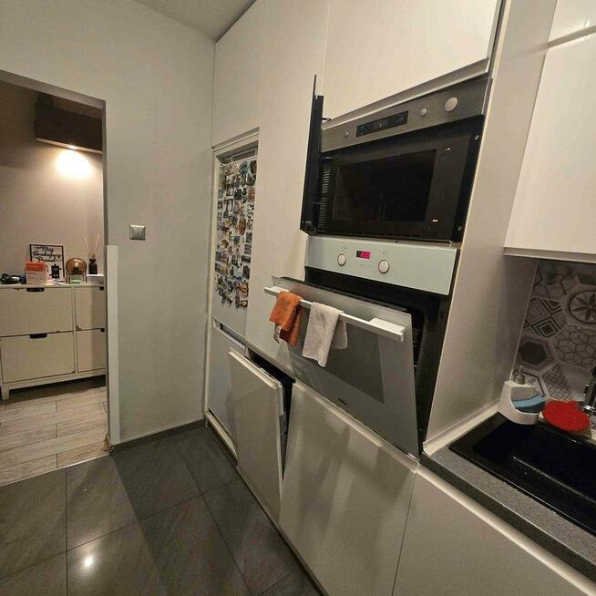 Zobacz, co kryje się za tą bramą – mieszkanie z ogródkiem w