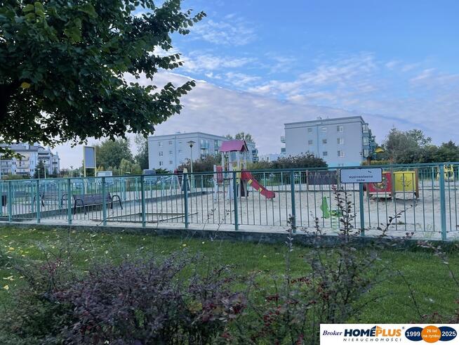 2-pokojowe mieszkanie z balkonem i parkingiem.